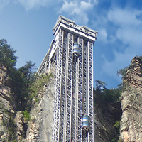 参与工程项目 : 用于中国湖南张家界国家森林公园内百龙天梯的钢丝绳